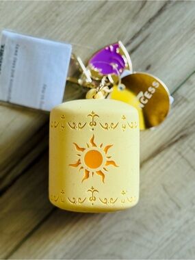 Bath And Body Work Disney Princess Rapunzel Light up Pocketbac Sanitizer Holder
